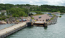 Small ferries operate in local traffic between the islands, here a mooring in Överö (Föglö).