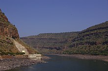 Krishnaflodens klyfta vid Srisailam, Andhra Pradesh, Indien  