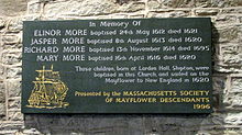 Mayflower plaquette in de St. James kerk in Shipton, Shropshire ter herinnering aan de doop van de More kinderen. Foto met dank aan Phil Revell
