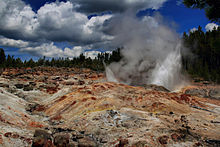 Steamboat Geyser i Yellowstone National Park  