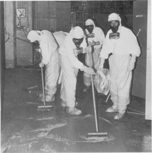 Une équipe de nettoyage travaille à l'élimination des radiations à Three Mile Island