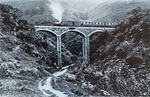 Talyllyn poseerde op het Dolgoch-viaduct rond 1867