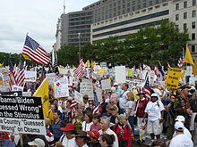 2009 Taxpayer March on Washington als conservatieve demonstranten over Pennsylvania Avenue lopen, Washington, D.C.    