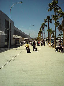 Buiten de luchthaven van Tenerife Zuid
