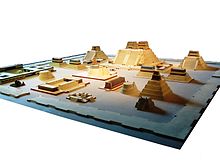 Model of the temple district of Tenochtitlan with the Templo Mayor in the center (Museo Nacional de México, Mexico City). The reconstruction is partly outdated by the excavations in the city center around the Templo Mayor.