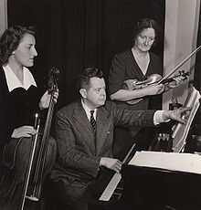 Kanadski trio (od leve proti desni: Zara Nelsova, Ernest MacMillan, Kathleen Parlow)