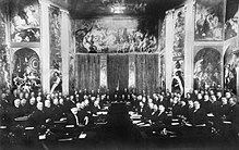 La primera convención de La Haya, de 1899, definió algunas de las reglas de la guerra generalmente aceptadas en la actualidad.  