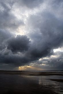 Debesuotas dangus iš Grace miesto pakraščių Belgijoje