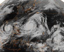 Wereldwijd satellietbeeld van Typhoon Tip in de buurt van de pieksterkte