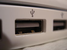 Um conector USB típico.