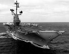 Congresul autorizează cheltuielile pentru apărare, cum ar fi achiziționarea navei USS Bon Homme Richard.  