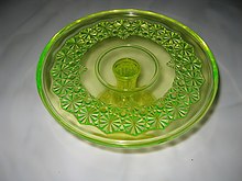 Cake plate with foot, partly made of yellow-green uranium glass.
