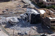 Huis van Uday en Qusay in Mosul, Irak verwoest door Amerikaanse troepen, 31 juli 2003