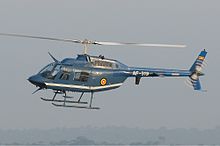 Ugandiska militärens Bell 206B.  