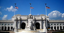 Union Station is een vervoersknooppunt voor passagiers op Amtrak, forensische spoorlijnen en de Washington Metro.
