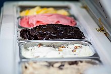 Различни вкусове вегански сладолед.  