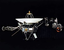 Een foto van een kunstenaar van het Voyager 1-ruimtevaartuig dat in 1979 langs Jupiter vloog.  