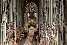 A Catedral de St. Stephen, em Viena, é uma igreja de salão.