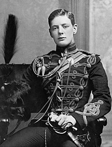 Churchill em uniforme militar em 1895