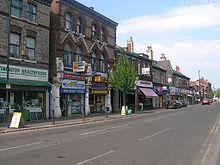 Wilmslow Road, i centrum af Withington  