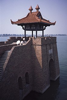 "Chu Town" on the Dong Hu ("East Lake")