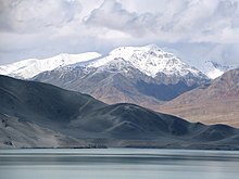 As montanhas de Pamir ao sul de Kashgar
