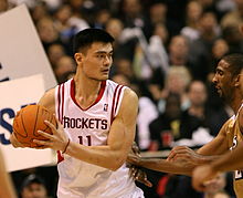 In his fifth NBA season, Yao averaged a career-best 25 points per game