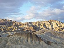 Les montagnes autour de la Vallée de la Mort