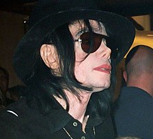 Michael Jackson, Amerikaans singer-songwriter, platenproducer en danser. Hij was een van de meest opmerkelijke popzangers aller tijden.