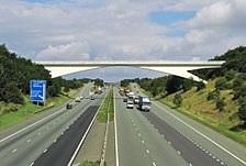 Motorvägen M1 på väg norrut mot trafikplats 37 i South Yorkshire.  