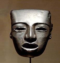Kamienna maska odkryta w Teotihuacán, 3-7 wiek CE