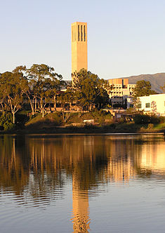 A Torre Storke da UCSB, Santa Bárbara.