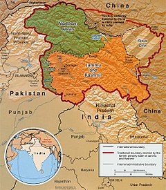 De gebieden in het groen zijn de twee gebieden die door Pakistan worden gecontroleerd: Gilgit-Baltistan in het noorden en Jammu en Kasjmir...