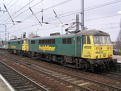 Freightliner-luokan 86 numerot 86613 ja 86610 Ipswichissä.  