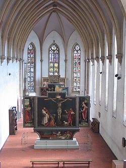 De kapel van het Unterlinden Museum met het altaarstuk van Isenheim.  
