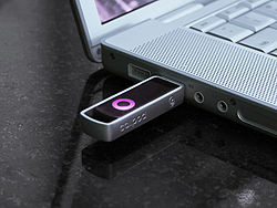 En Bluetooth USB-dongle med en rækkevidde på 100 m.