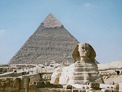 A grande esfinge de Gizé e a pirâmide de Khafre