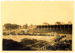 Grant Field in vzhodna tribuna okoli leta 1912