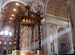 Het altaar met Bernini's baldacchino