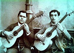 Luan Breva (po lewej) i Paco de Lucena (po prawej) Najlepsi gitarzyści flamenco, około 1880 roku.