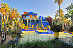 Le Musée d'art islamique, peint en bleu Majorelle, au Jardin Majorelle