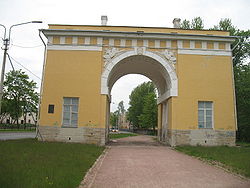 Brama miejska w Łomonosowie