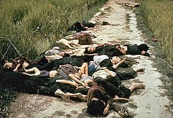 Une photo des victimes du massacre de My Lai