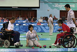 Roger Aandalen (blauw/wit) uit Noorwegen tegen Takayuki Hirose (rood) uit Japan op de Paralympics 2008.  