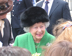 De grootmoeder van de hertog van Cambridge, Elizabeth II