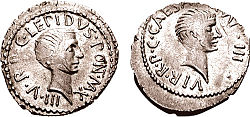 莱比达斯（左）和屋大维（右）的银质 "德纳里"。两枚硬币上都刻有 "III VIR R P C"，即 "tresviri rei publicae constituendae"（共和国的三个人）的简写。