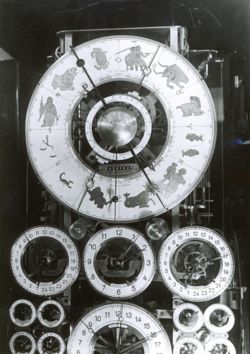 Rasmus Sørnes-klockan, tillverkad på 1900-talet.