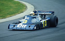 Шестиколесный Tyrrell P34 - пожалуй, один из самых радикальных автомобилей Формулы-1, когда-либо участвовавших в гонках.