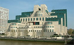 Het SIS-gebouw, hoofdkwartier van de Britse geheime inlichtingendienst (MI6)