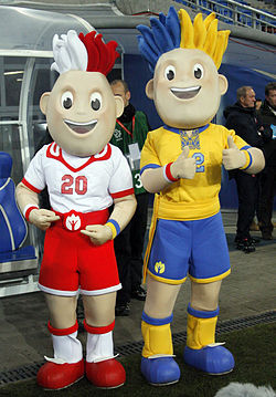 Les mascottes Slavek & Slavko.